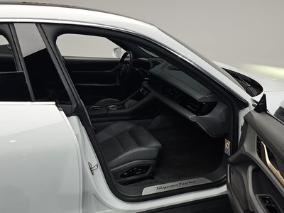 2021 Porsche TAYCAN 缩略图 21