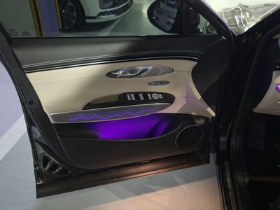 2022 Genesis GV70 thumbnail 11