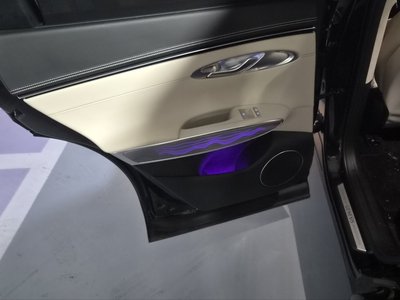 صورة 9 لـ 2022 Genesis GV70