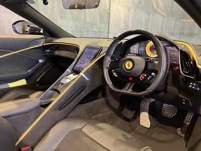 2025 Ferrari ROMA SPIDER — фото 9