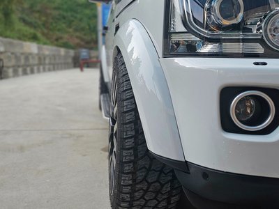 LAND ROVER DISCOVERY - 4