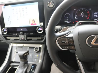 2025 Lexus GX thumbnail 35