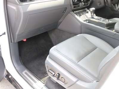 2025 Lexus GX thumbnail 17