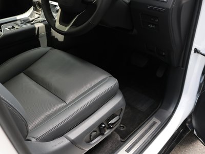 2025 Lexus GX thumbnail 15