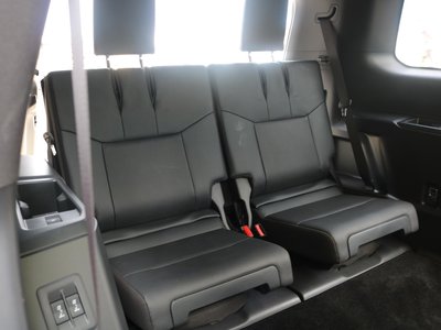 2025 Lexus GX thumbnail 22