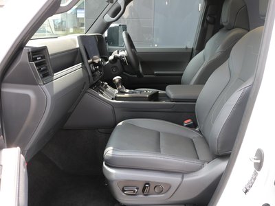 2025 Lexus GX thumbnail 16