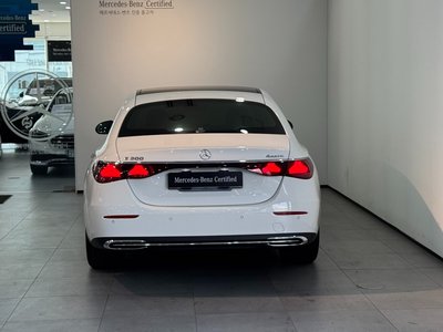 MERCEDES-BENZ E-CLASS - 3