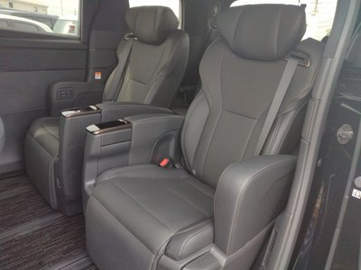 2023 Toyota ALPHARD — фото 5