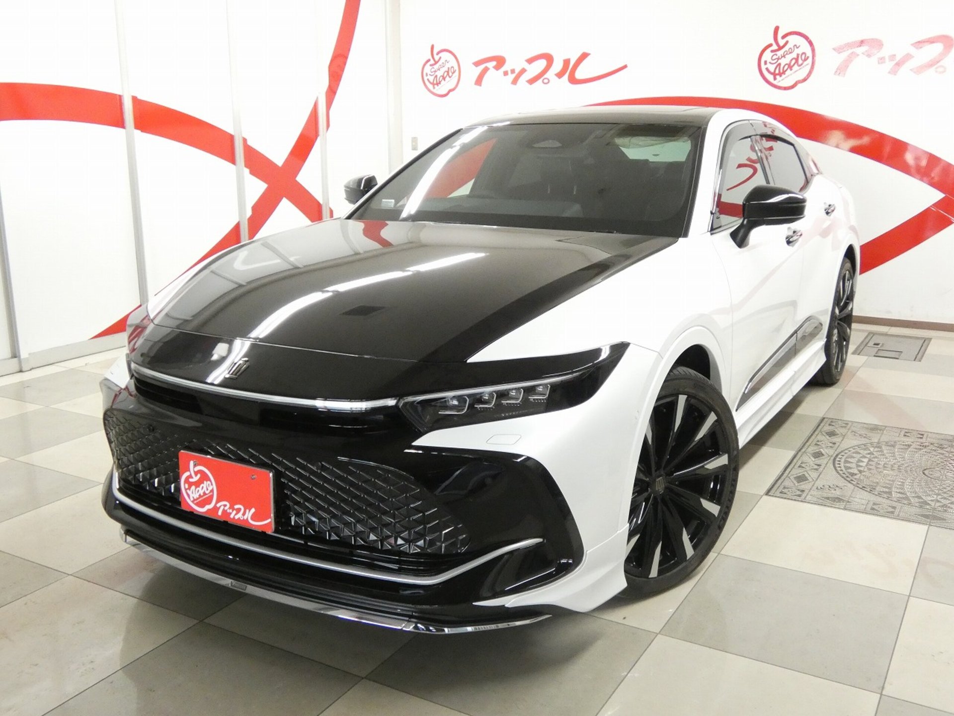 TOYOTA CROWN CROSSOVER - View 1