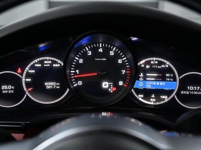 صورة 8 لـ 2019 Porsche CAYENNE