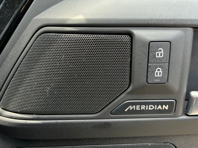 2025 LAND Rover DEFENDER — миниатюра 26
