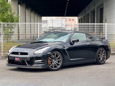 NISSAN GT-R