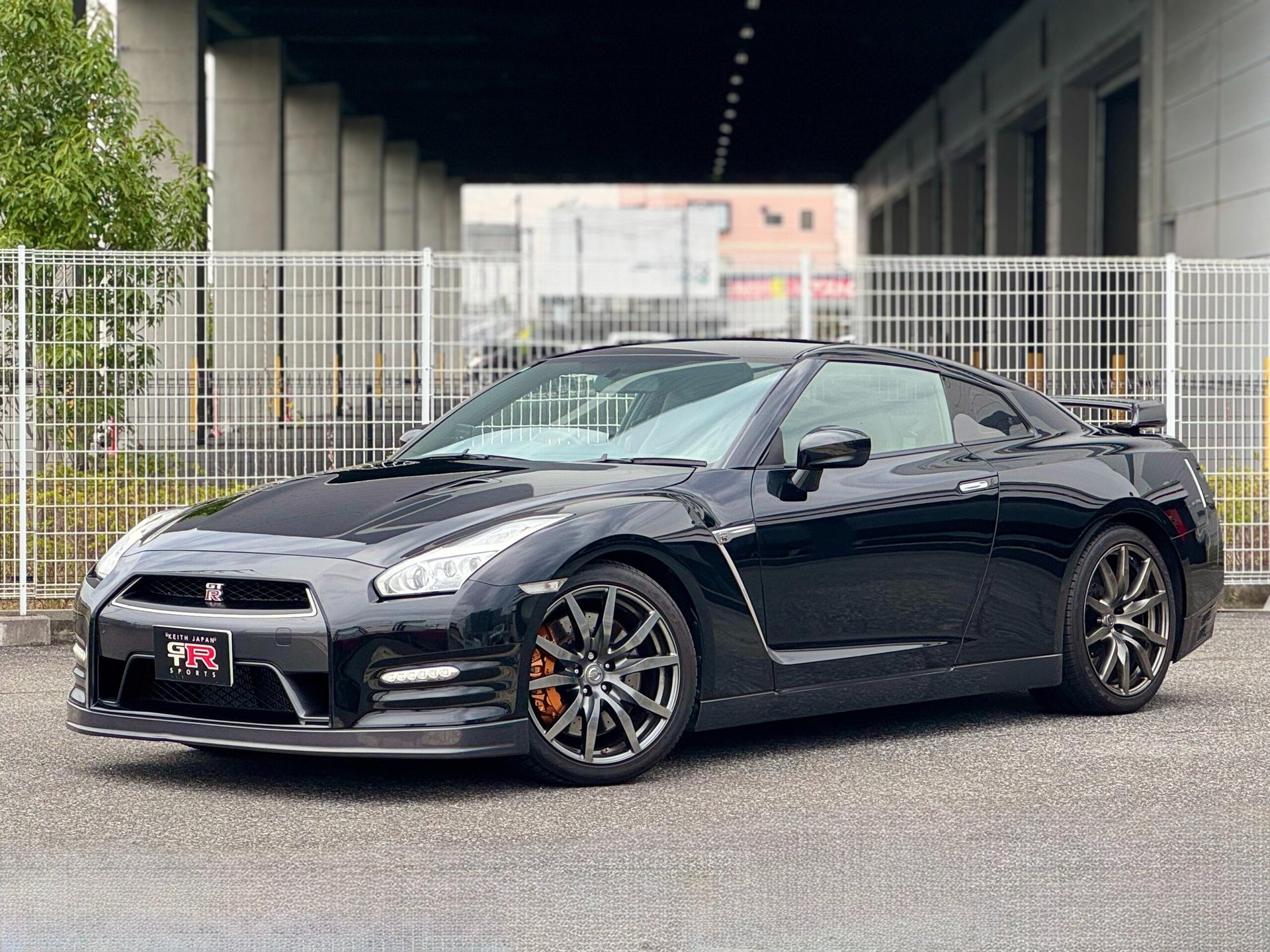 NISSAN GT-R - View 1