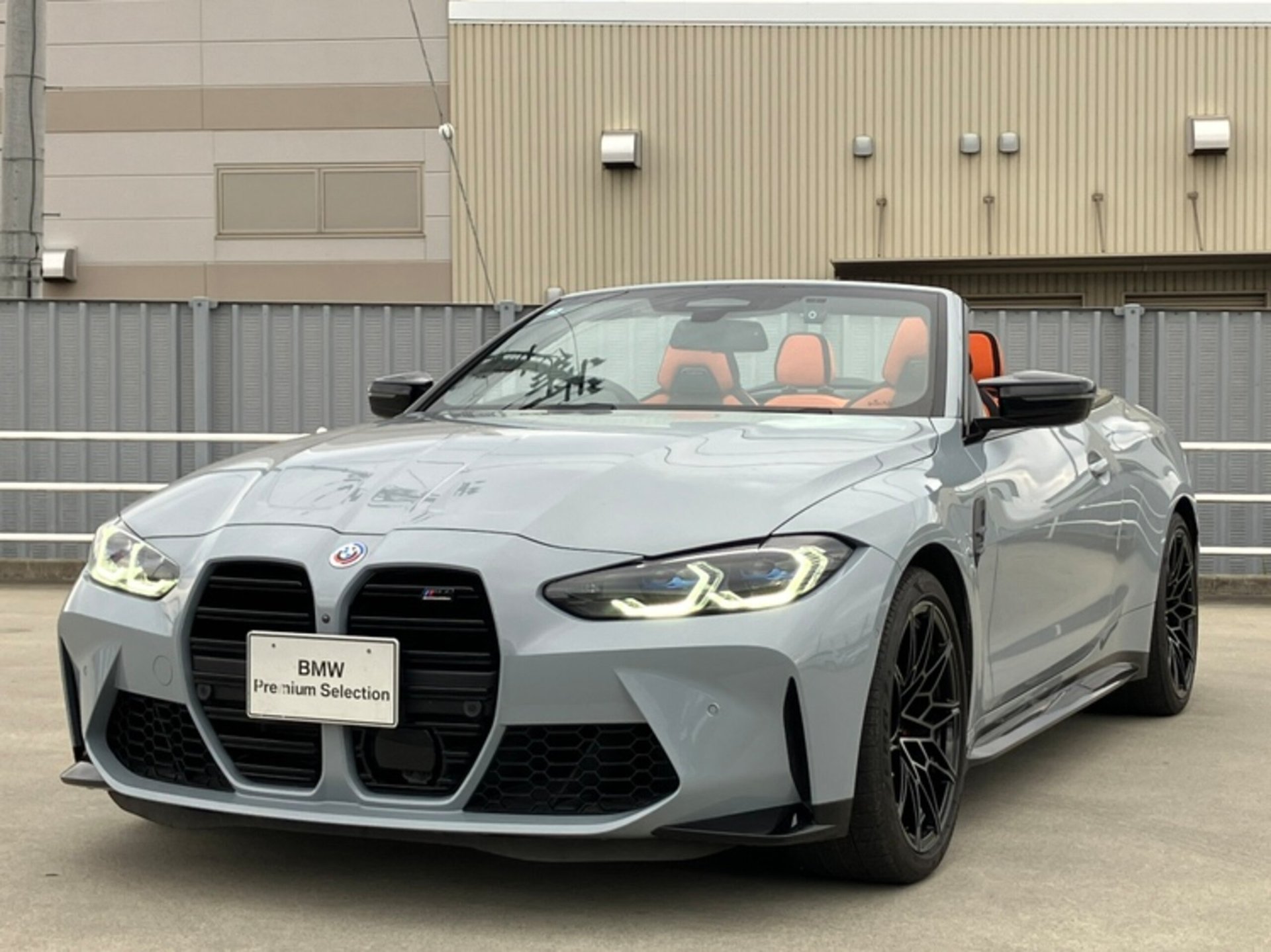 BMW M4 CABRIOLET - View 1