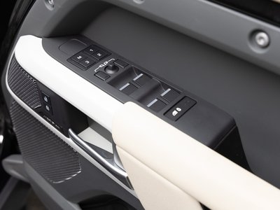 2023 LAND Rover DEFENDER thumbnail 137
