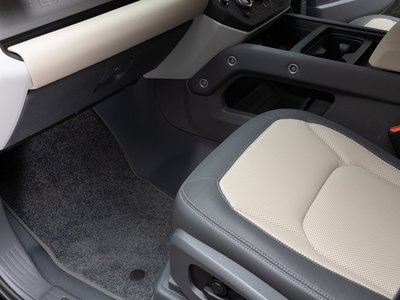 2023 LAND Rover DEFENDER thumbnail 100