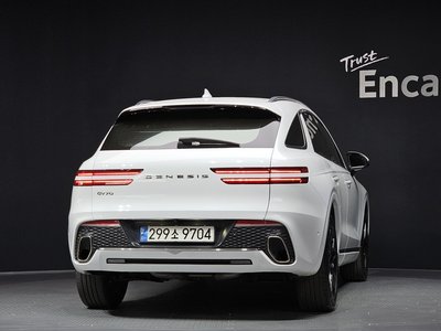صورة 4 لـ 2021 Genesis GV70