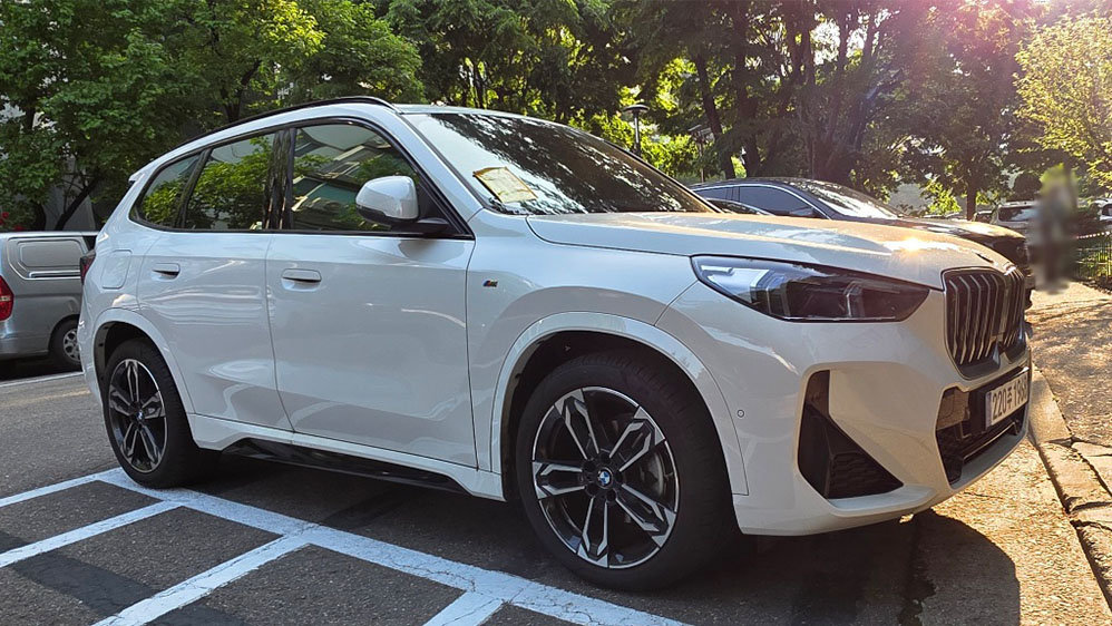 2025 BMW X1 — фото 1
