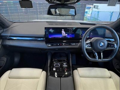 صورة 2 لـ 2024 BMW 5 SERIES