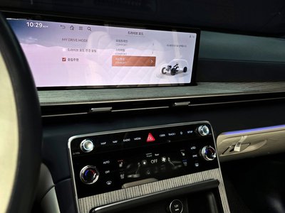 2024 Genesis GV80 thumbnail 14