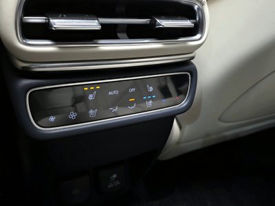 2024 Genesis GV80 thumbnail 17