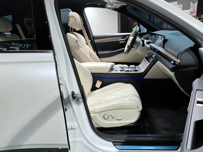 GENESIS GV80 - 10
