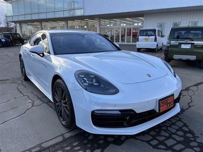 PORSCHE PANAMERA - 4