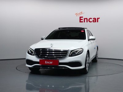 MERCEDES-BENZ E-CLASS - 2