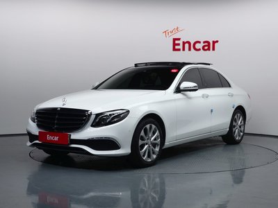 MERCEDES-BENZ E-CLASS - 1