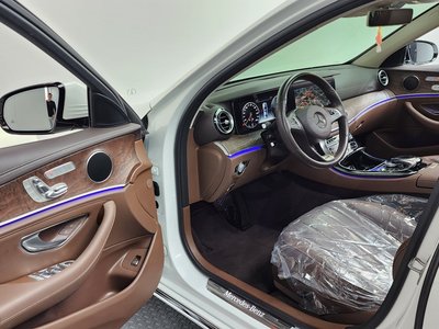 MERCEDES-BENZ E-CLASS - 10