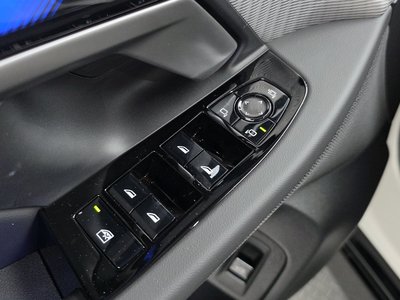 2025 BMW 5 SERIES thumbnail 34