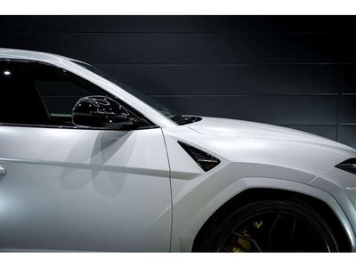 LAMBORGHINI URUS - 5