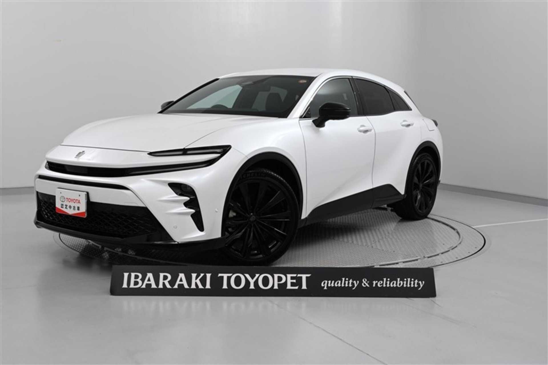 TOYOTA CROWN SPORT - View 1