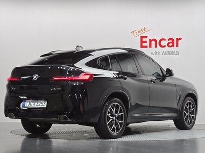 2023 BMW X4 photo 2