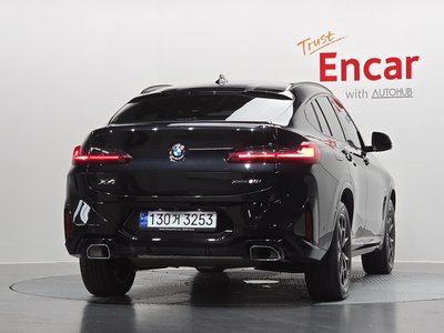 2023 BMW X4 photo 4