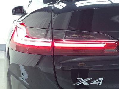 2023 BMW X4 photo 10