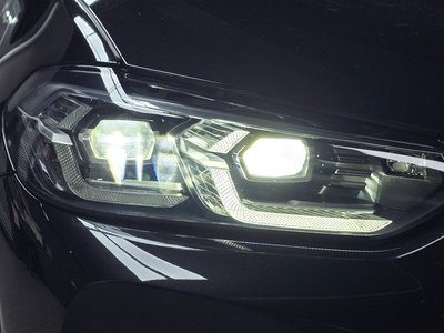 2023 BMW X4 photo 9