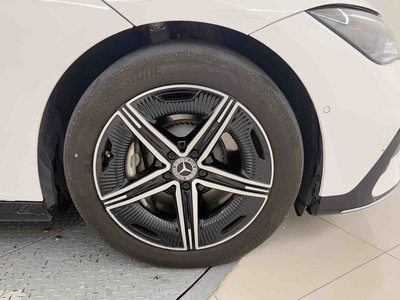 MERCEDES-BENZ EQE - 9