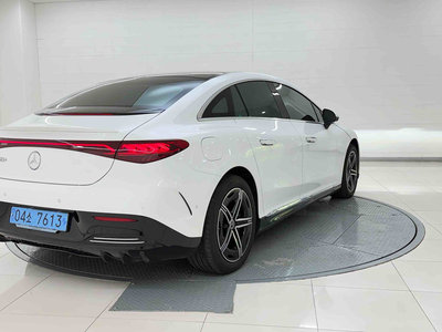 MERCEDES-BENZ EQE - 6