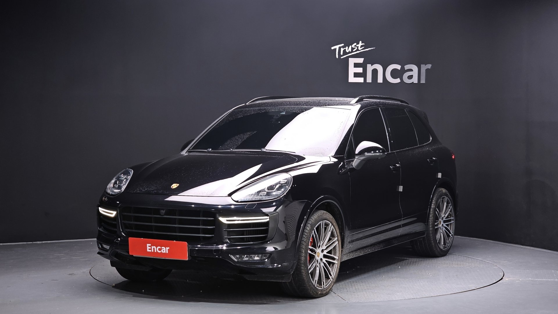 PORSCHE CAYENNE - View 1