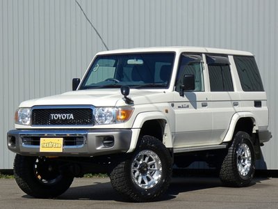 TOYOTA LAND CRUISER 70 - 2