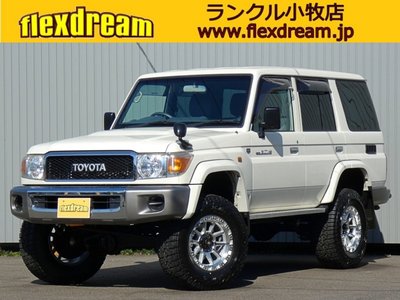 TOYOTA LAND CRUISER 70 - 1