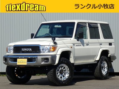 TOYOTA LAND CRUISER 70 - 2