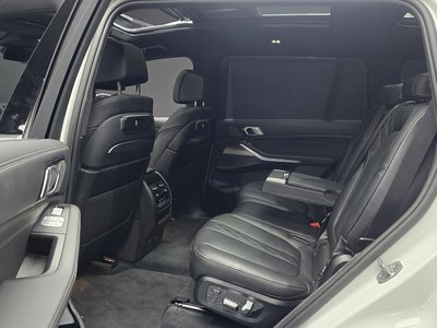 2025 BMW X7 缩略图 18
