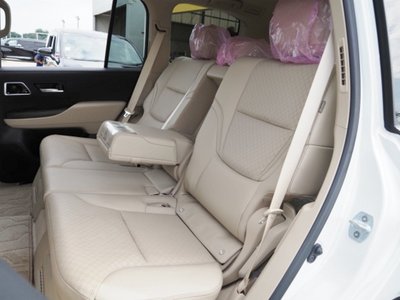 صورة مصغرة 30 لـ 2023 Toyota LAND CRUISER 300