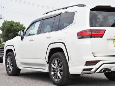 صورة مصغرة 14 لـ 2023 Toyota LAND CRUISER 300