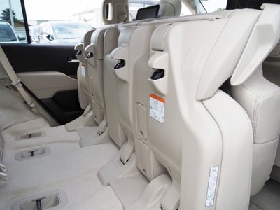 صورة مصغرة 35 لـ 2023 Toyota LAND CRUISER 300