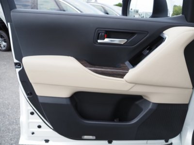 صورة مصغرة 70 لـ 2023 Toyota LAND CRUISER 300