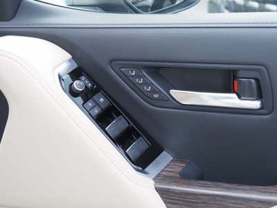 صورة مصغرة 65 لـ 2023 Toyota LAND CRUISER 300