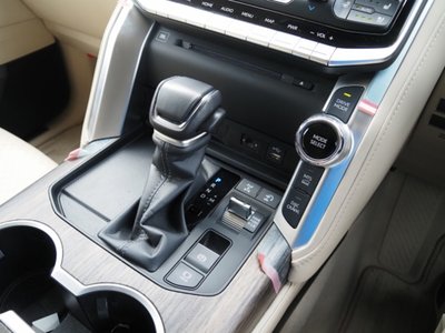 صورة مصغرة 56 لـ 2023 Toyota LAND CRUISER 300